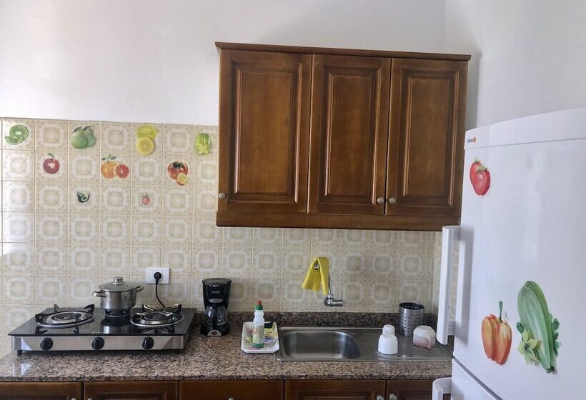 اتاق استاندارد یک تخته با سرویس بهداشتی مشترک, Pensión Playa
