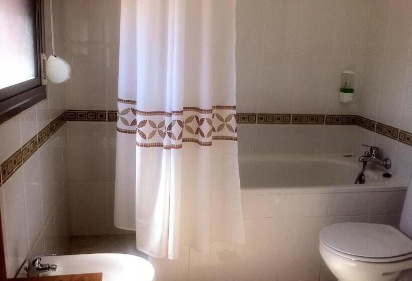 Номер Стандарт, Hostal Madrid Paris