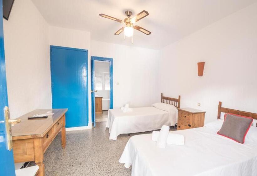 经济型三人房间, Pensión Riad Mediterraneo