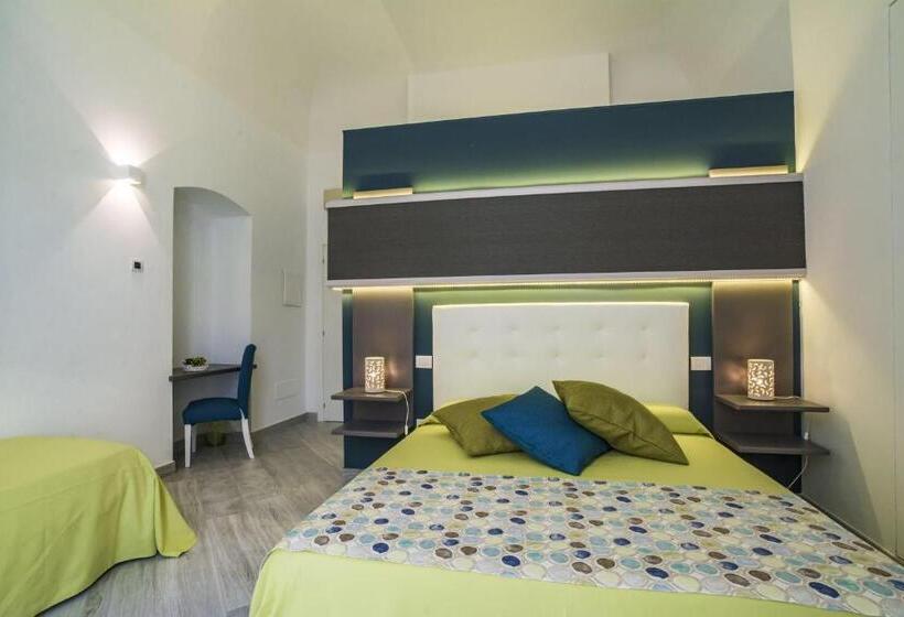 Трехместный Номер Стандарт Вид на Сад, Porto Di Mare B&b