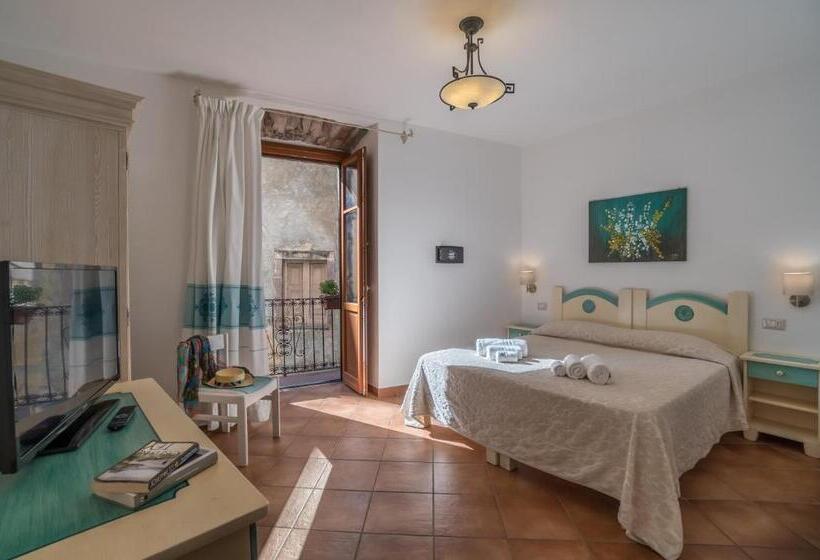 Номер Стандарт с Балконом, Bosa Queen House