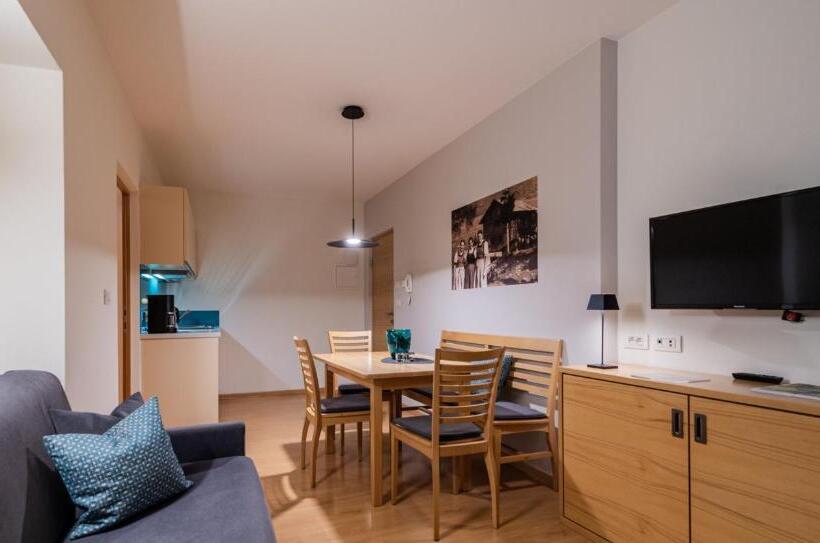 バルコニー付き１ベッドルームアパートメント, Paloria Apartments & Sport