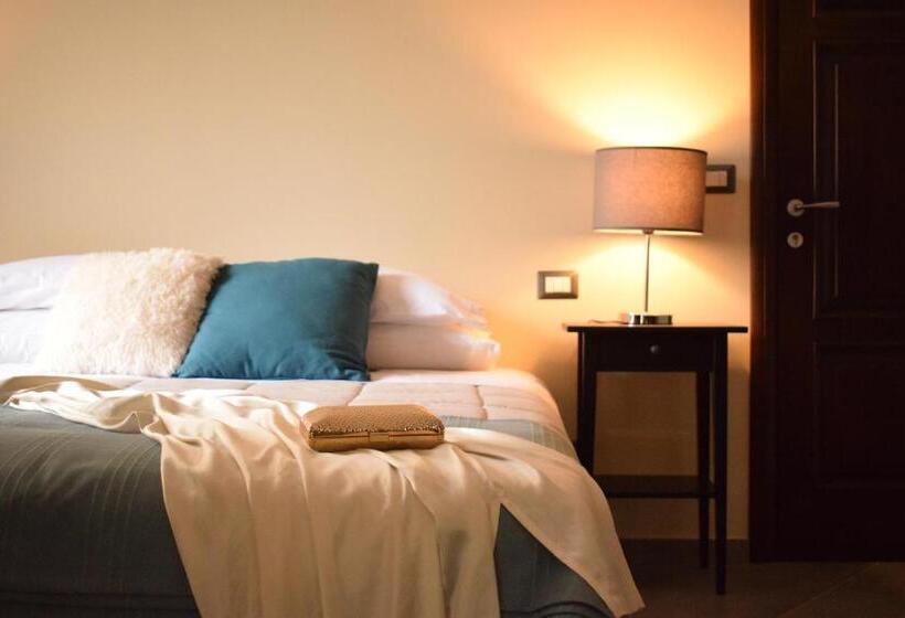 Трехместный Номер Стандарт с Балконом, Cento Tari' Guest House