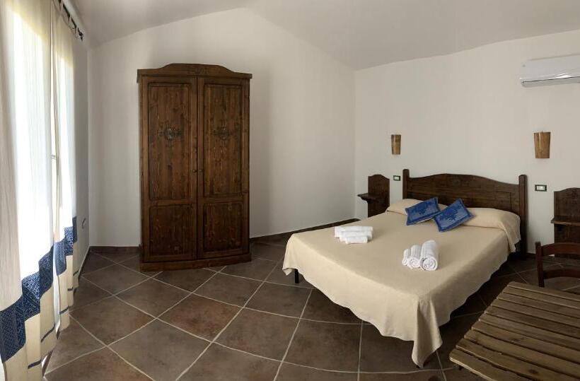 اتاق سوپریور با چشم‌انداز باغ, Agriturismo Turudhis