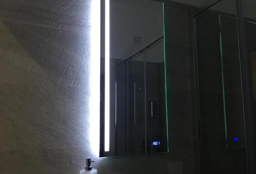 اتاق ساده سه‌ نفره, Picaflor Art & Rooms