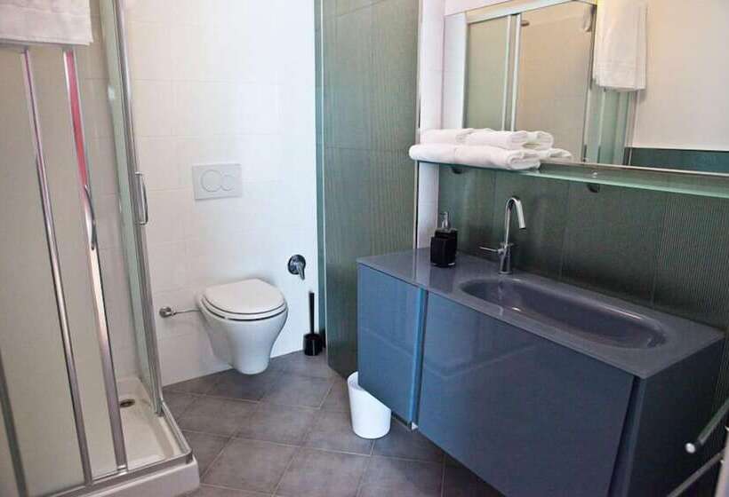 Quarto Estandar com Sacada, Villa Imago