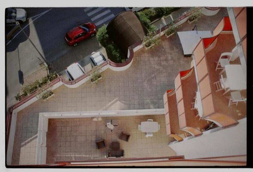 آپارتمان 1 خوابه با چشم‌انداز دریا, Tropicana Residence