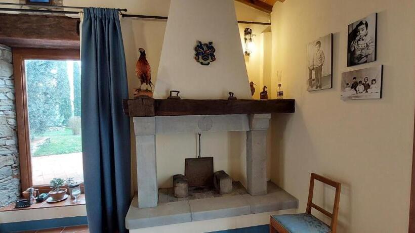 Полулюкс, Agriturismo La Scarpaia