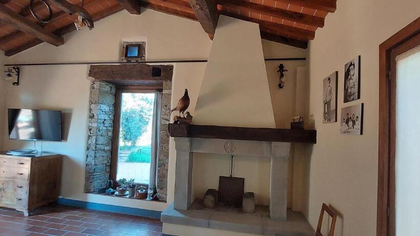 Полулюкс, Agriturismo La Scarpaia