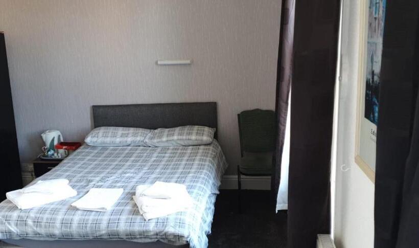 经济房, The Lodge Guest Accommodation