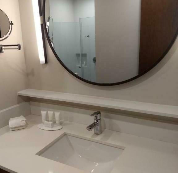 Büyük Çift Kişilik Yataklı Standart Oda, Fairfield Inn & Suites By Marriott Cancun Airport