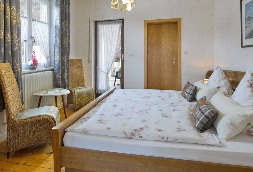 Номер Стандарт с Балконом, Pension Haus Am Walde Brodenbach, Mosel