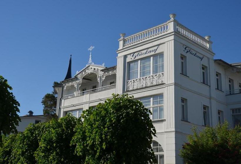 스탠다드 스튜디오, Strandvilla Glückauf