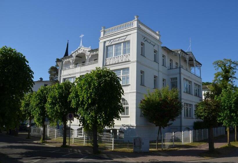 شقة غرفتين, Strandvilla Glückauf