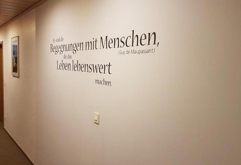 Номер Стандарт, Brunnenhof