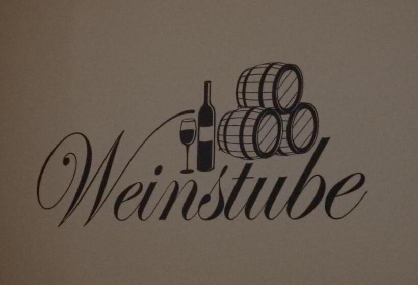 Студия Deluxe, Brunnenhof