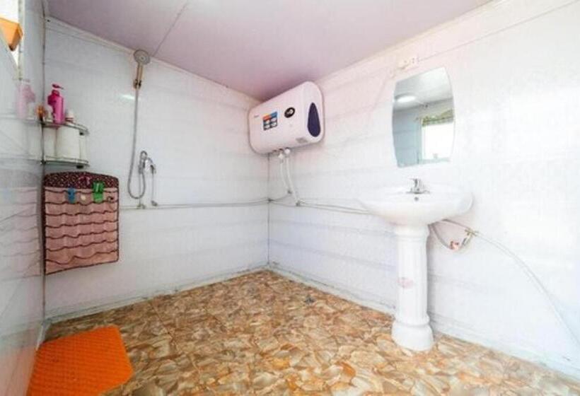 اتاق استاندارد سه تخته با سرویس بهداشتی مشترک, Mountain View Guest House