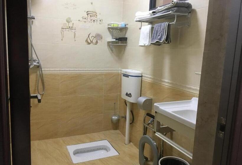 Студия Стандарт, Huakun Chain Tourist Guest House