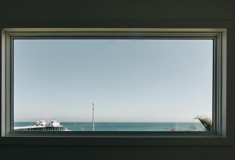 スタンダードルーム, The Surfrider Malibu