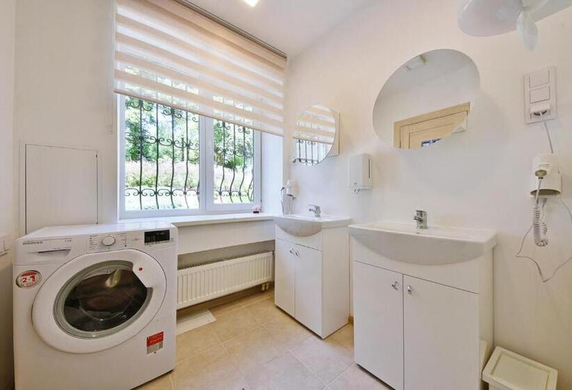 اتاق استاندارد یک تخته با سرویس بهداشتی مشترک, Laisves Avenue Hostel Easy Kaunas