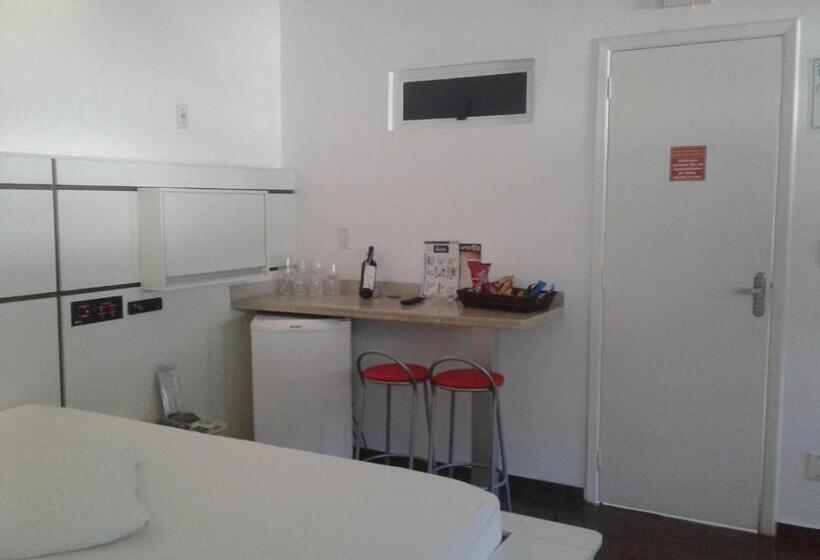 استودیوی استاندارد, Prime Motel