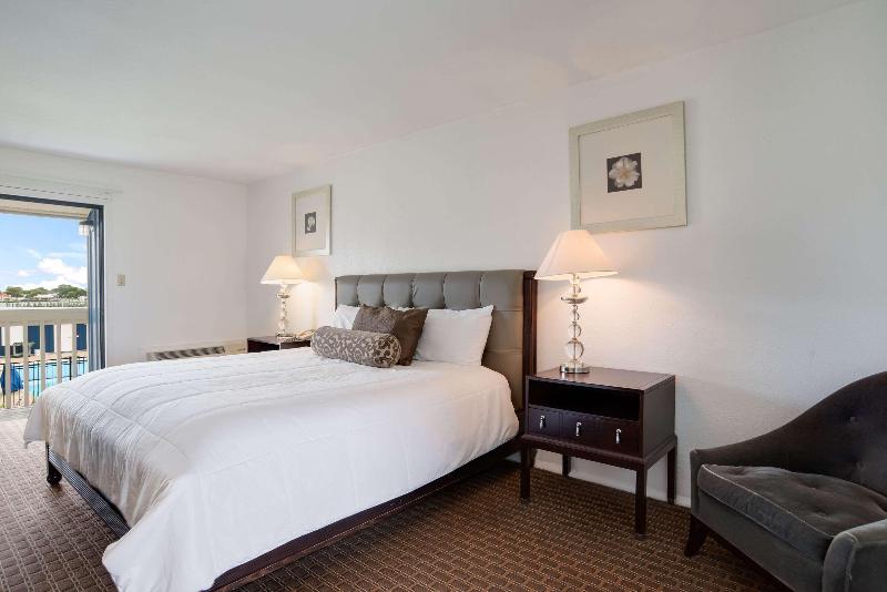 스탠다드 룸 킹사이즈 침대, Rodeway Inn At Somers Cove Marina