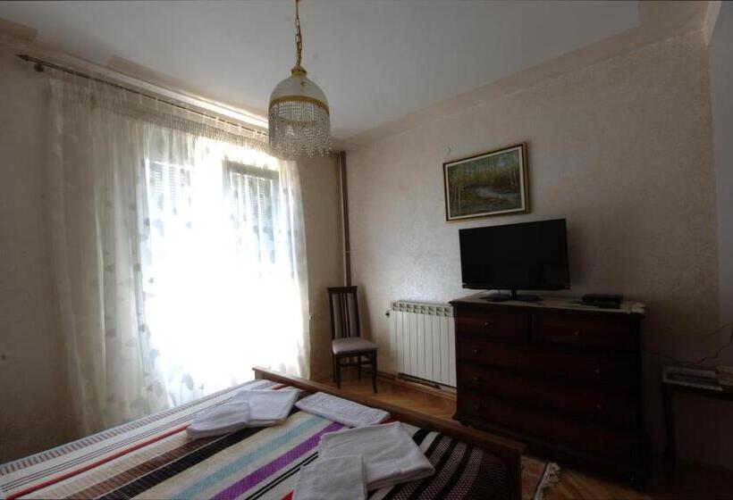 آپارتمان 1 خوابه با تراس, Apartments Astel