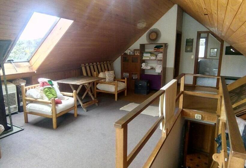 Номер Стандарт Вид на Озеро, Volcano & Lake Family Hostel