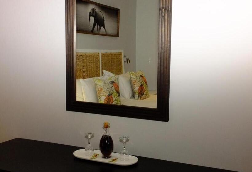 استودیوی لوکس, Lauradale Accommodation