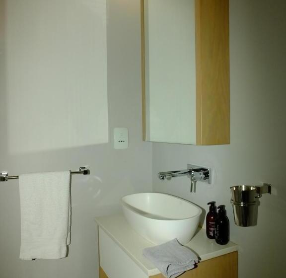 بانگلوی استاندارد, Lauradale Accommodation