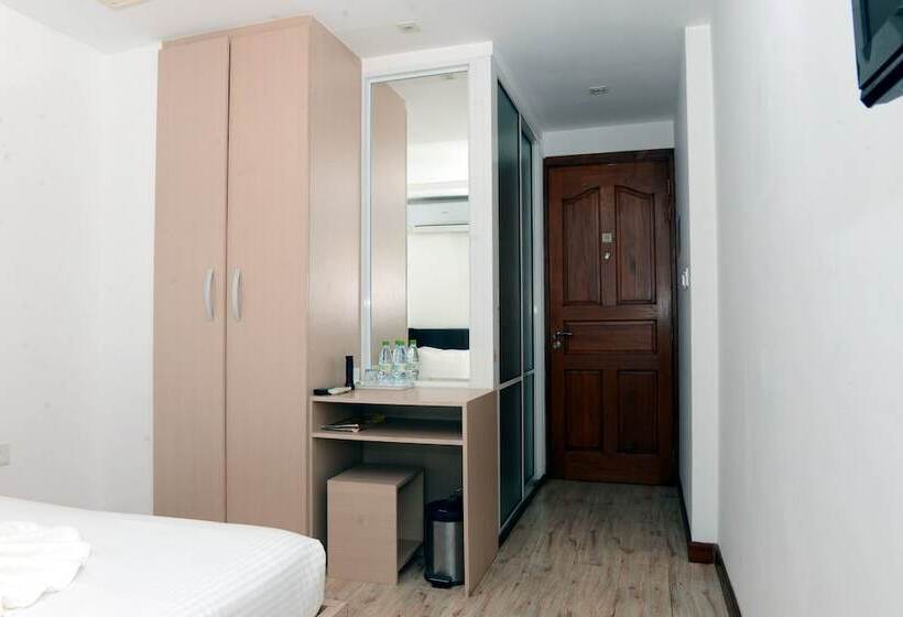 اتاق لوکس با چشم‌انداز دریا, Express Inn At Hulhumale