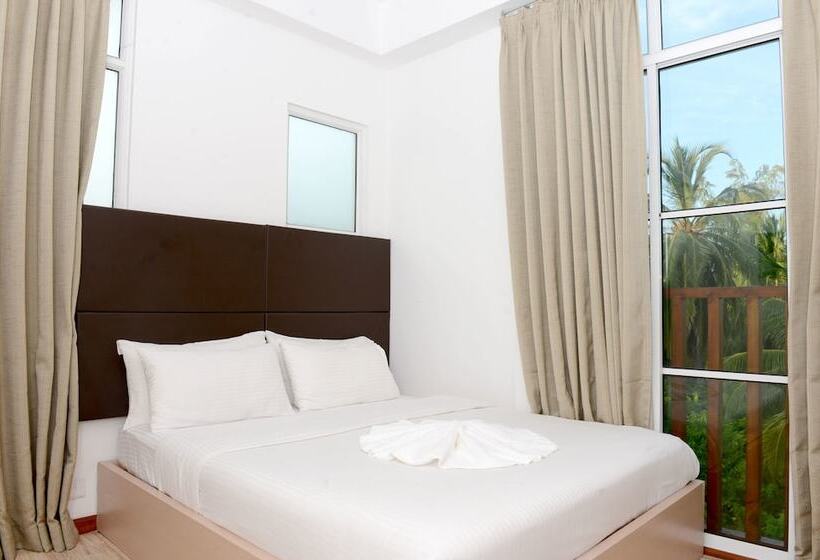 اتاق لوکس سه تخته, Express Inn At Hulhumale