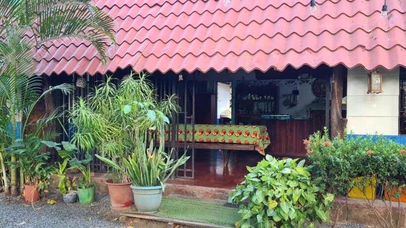 Семейный Номер, Congos Hostal Y Camping