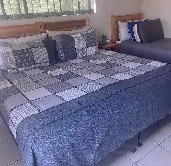Семейный Номер, Acquila Guest House