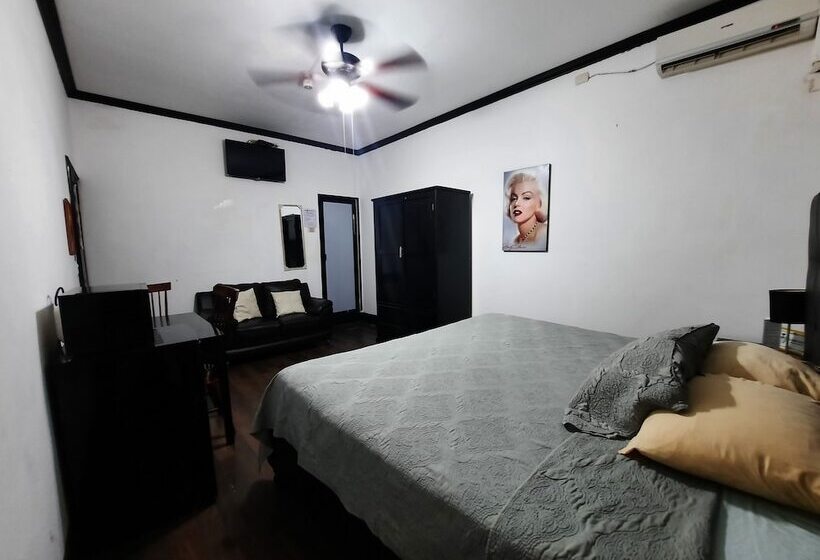 استودیوی استاندارد, Garcias Suites Y