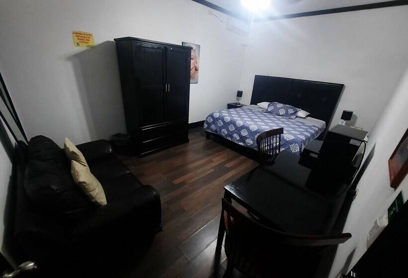 استودیوی استاندارد, Garcias Suites Y
