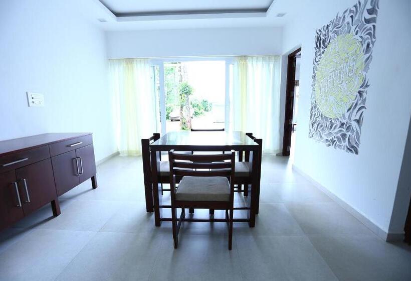 Deluxe Room, Crayons Guest House Munnar
