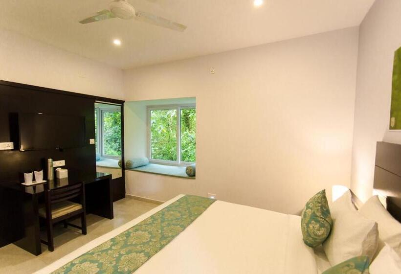 Suite with Balcony, Crayons Guest House Munnar