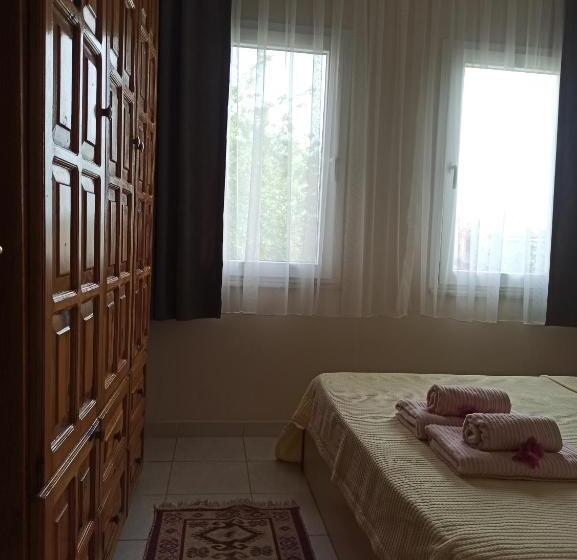 سوییت جونیور با چشم‌انداز استخر, Işıl Suit Apart Otel