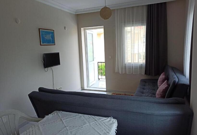 سوییت با چشم‌انداز باغ, Işıl Suit Apart Otel