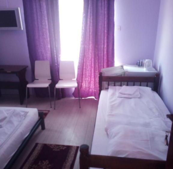 اتاق استاندارد سه تخته با بالکن, Villa Vlasta