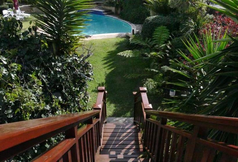 استودیوی استاندارد, Aberdour Guesthouse