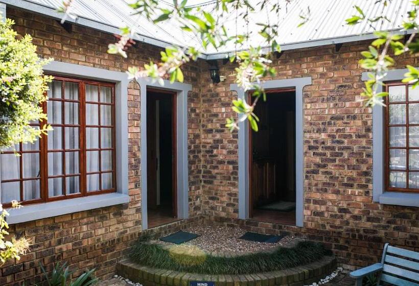 Номер Стандарт Вид на Сад, Van Dykshuis Guest House