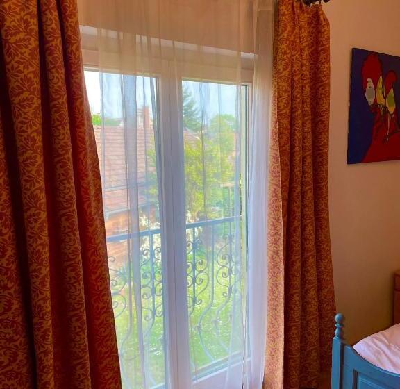 اتاق استاندارد با بالکن, Villa Luca