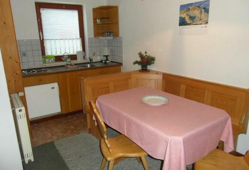 1 Bedroom Apartment Mountain View, Farm Košir