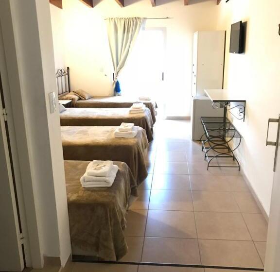 اتاق استاندارد چهار تخته, Faro Del Parque