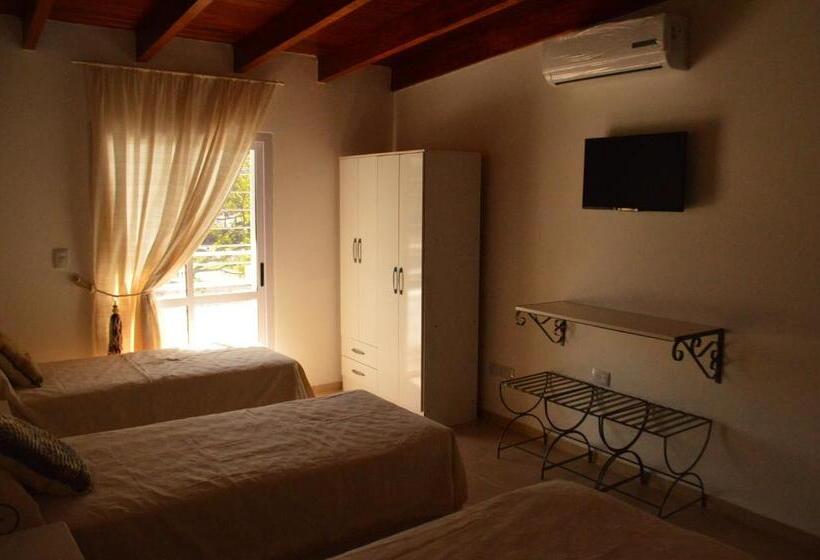 اتاق استاندارد چهار تخته, Faro Del Parque