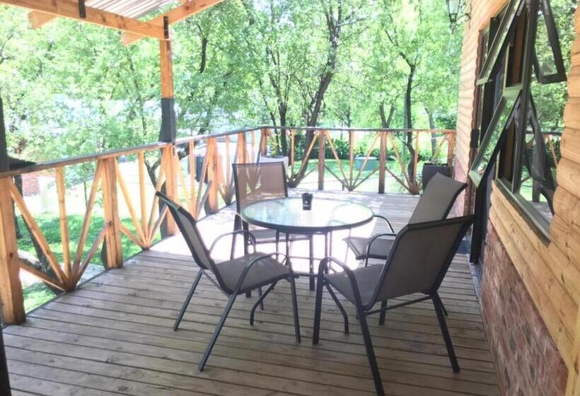 کلبه ییلاقی, Serenity Guesthouse