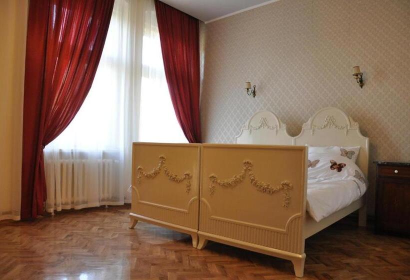 اتاق لوکس با بالکن, Guest House Anna Caffe