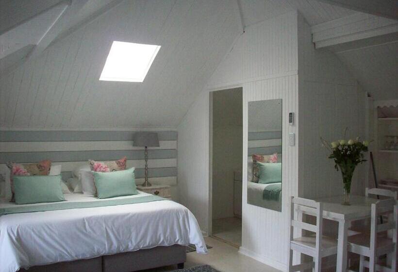 اتاق لوکس با چشم‌انداز استخر, Guest House Ascot Place